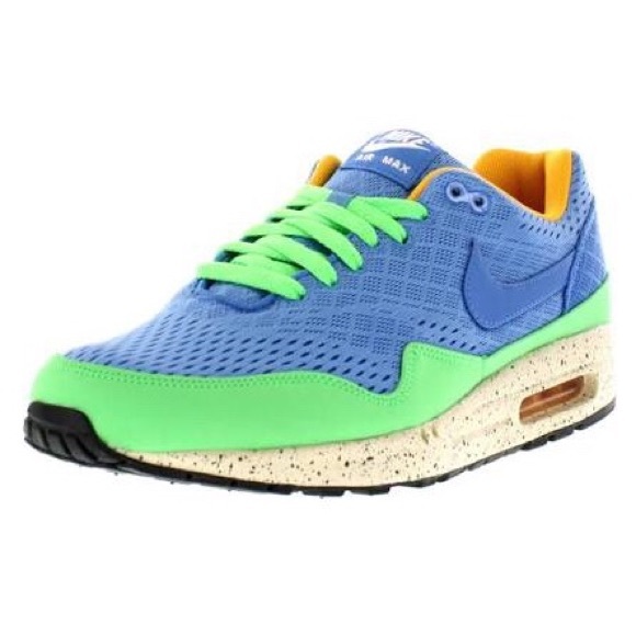 nike green mesh trainers